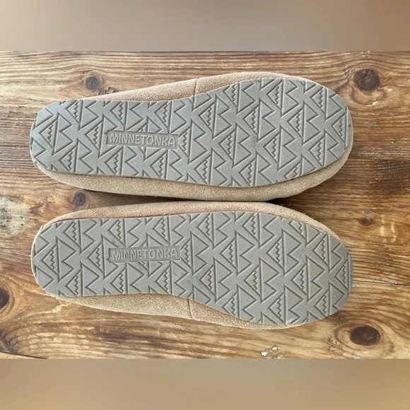Minnetonka Women’s Suede Moccasin Indoor/Outdoor‎ Slippers Faux Fur Lining 5 NWT - Picture 7 of 11